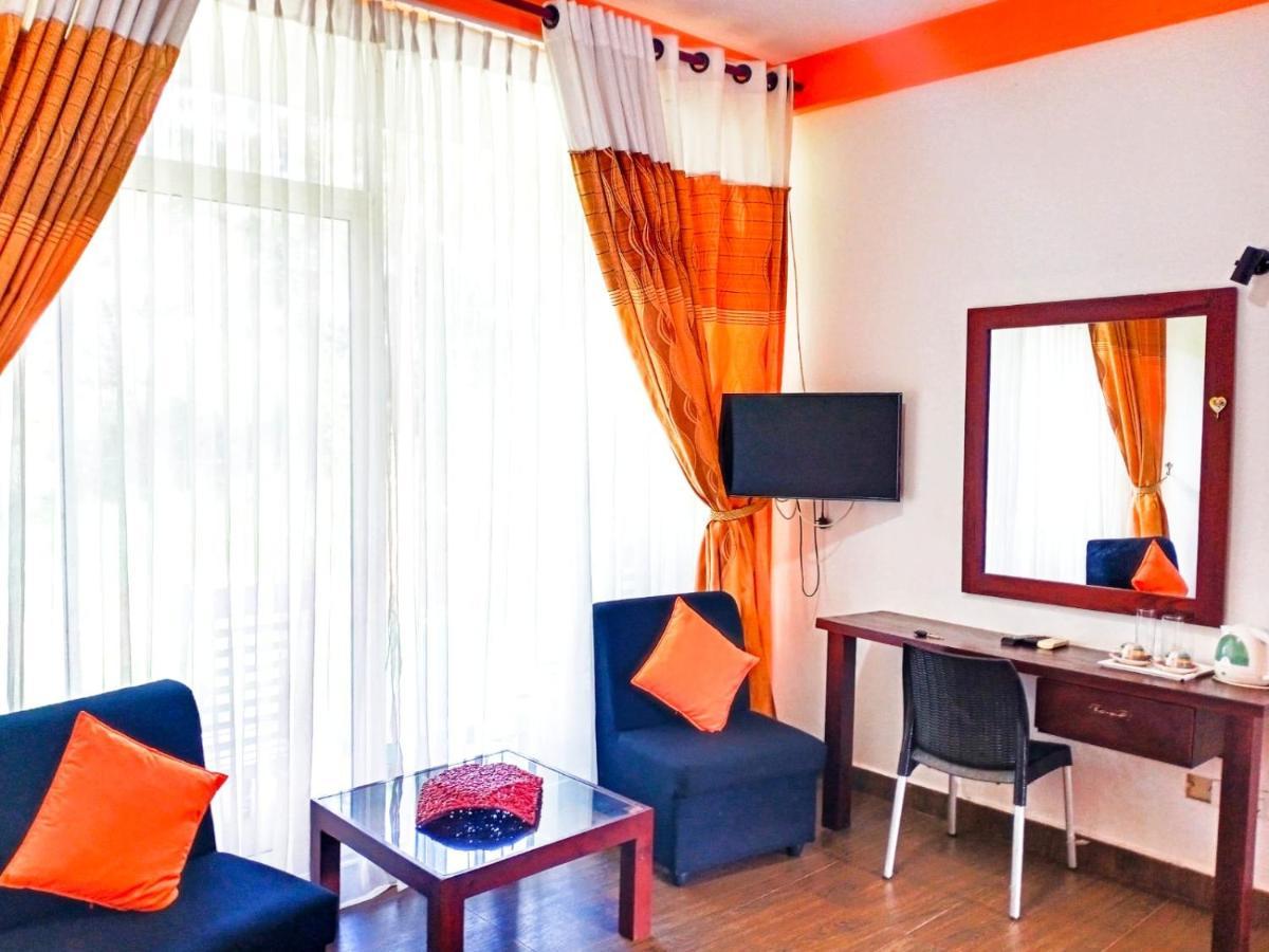 Bridge Hotel Negombo Kimbulapitiya Buitenkant foto