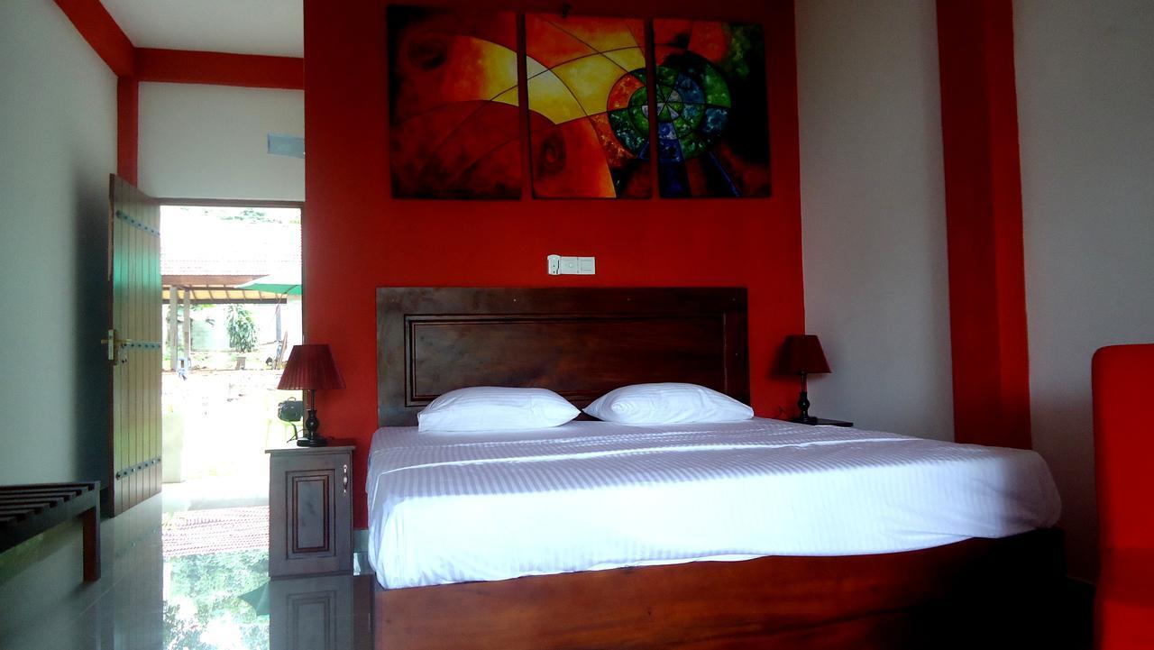 Bridge Hotel Negombo Kimbulapitiya Buitenkant foto