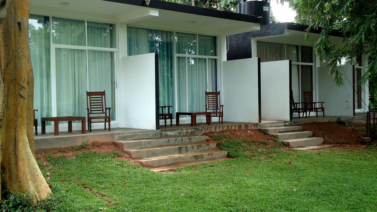 Bridge Hotel Negombo Kimbulapitiya Buitenkant foto