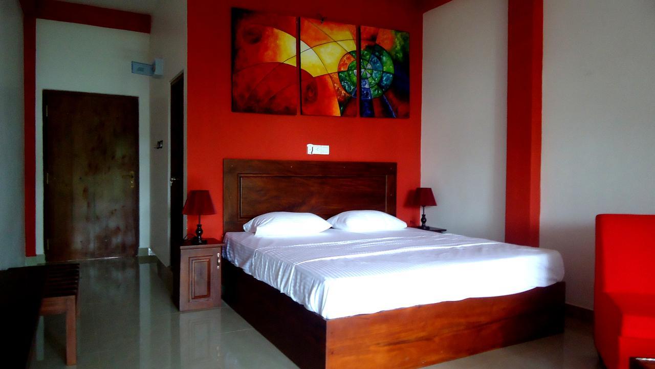 Bridge Hotel Negombo Kimbulapitiya Kamer foto