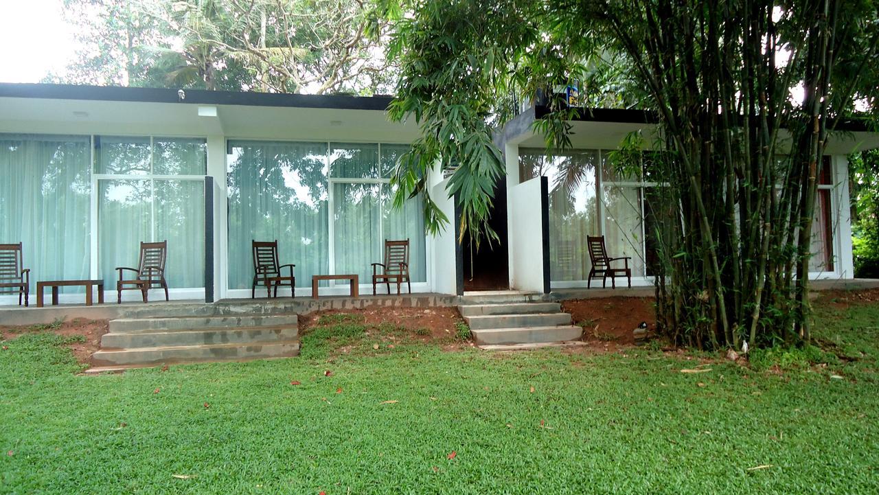 Bridge Hotel Negombo Kimbulapitiya Buitenkant foto