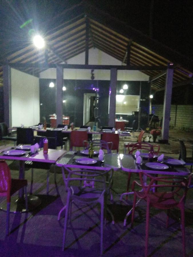 Bridge Hotel Negombo Kimbulapitiya Buitenkant foto