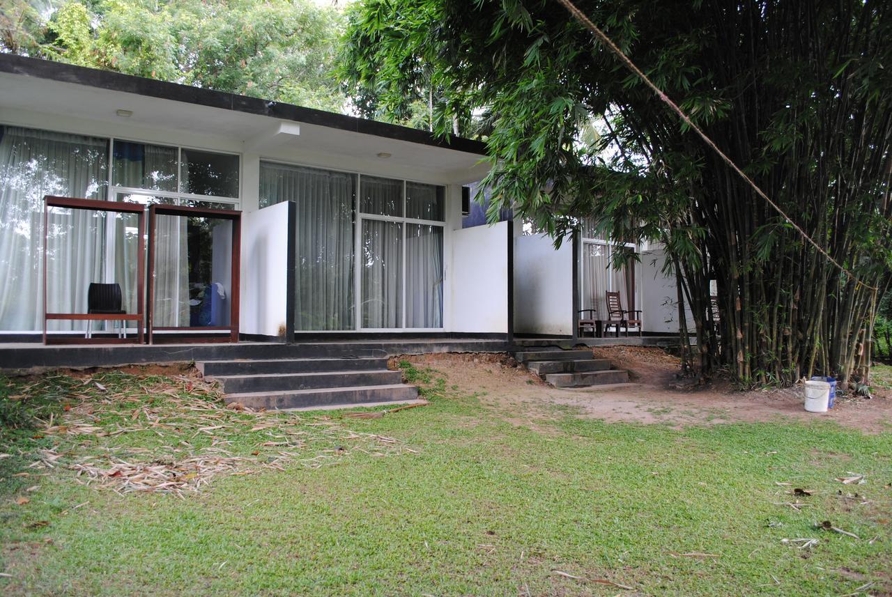 Bridge Hotel Negombo Kimbulapitiya Buitenkant foto