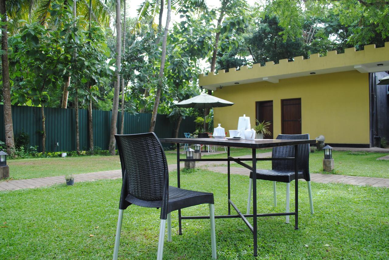 Bridge Hotel Negombo Kimbulapitiya Buitenkant foto