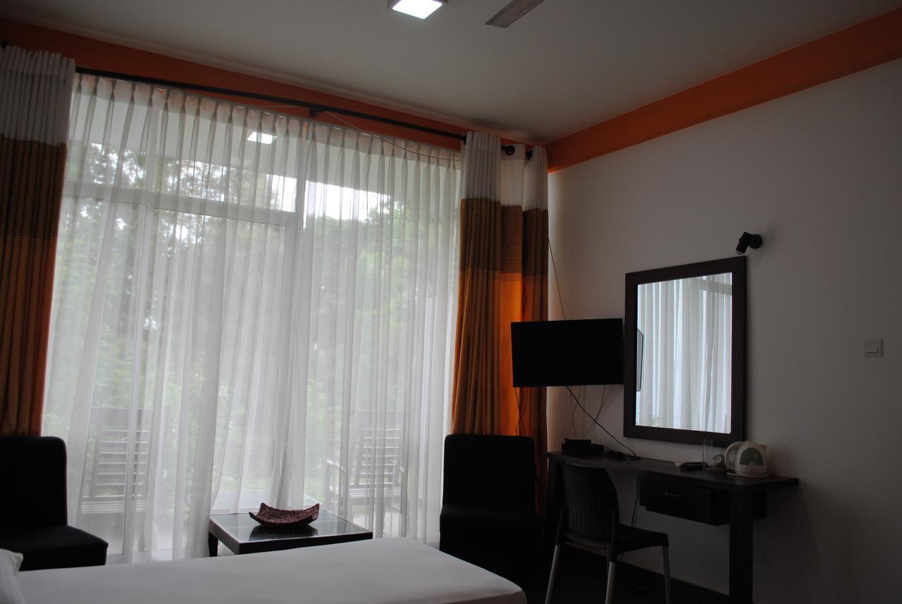 Bridge Hotel Negombo Kimbulapitiya Kamer foto
