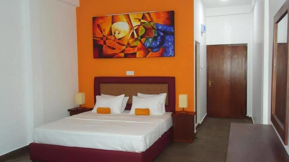 Bridge Hotel Negombo Kimbulapitiya Buitenkant foto
